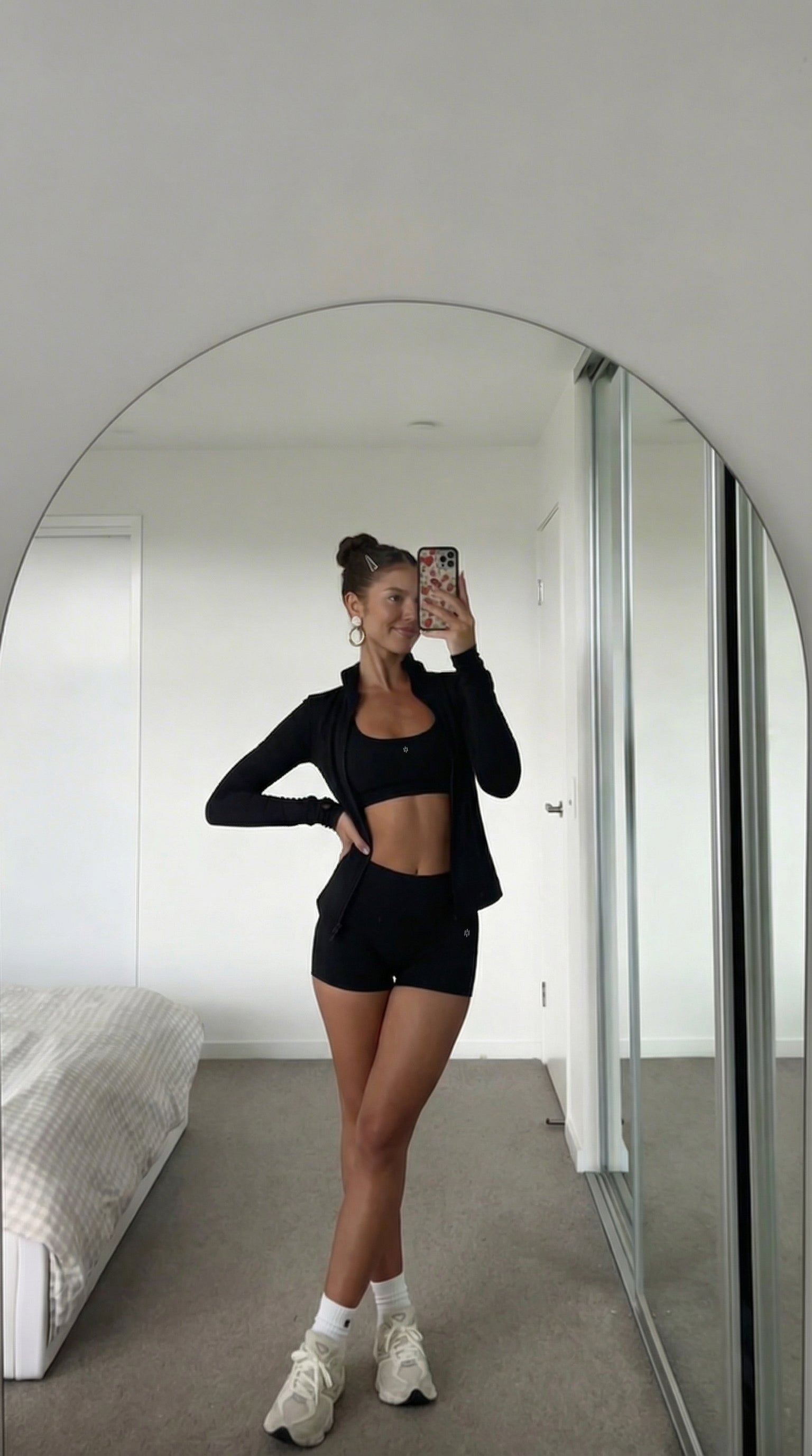 EQUINOX SEAMLESS SPORTS BRA - BLACK