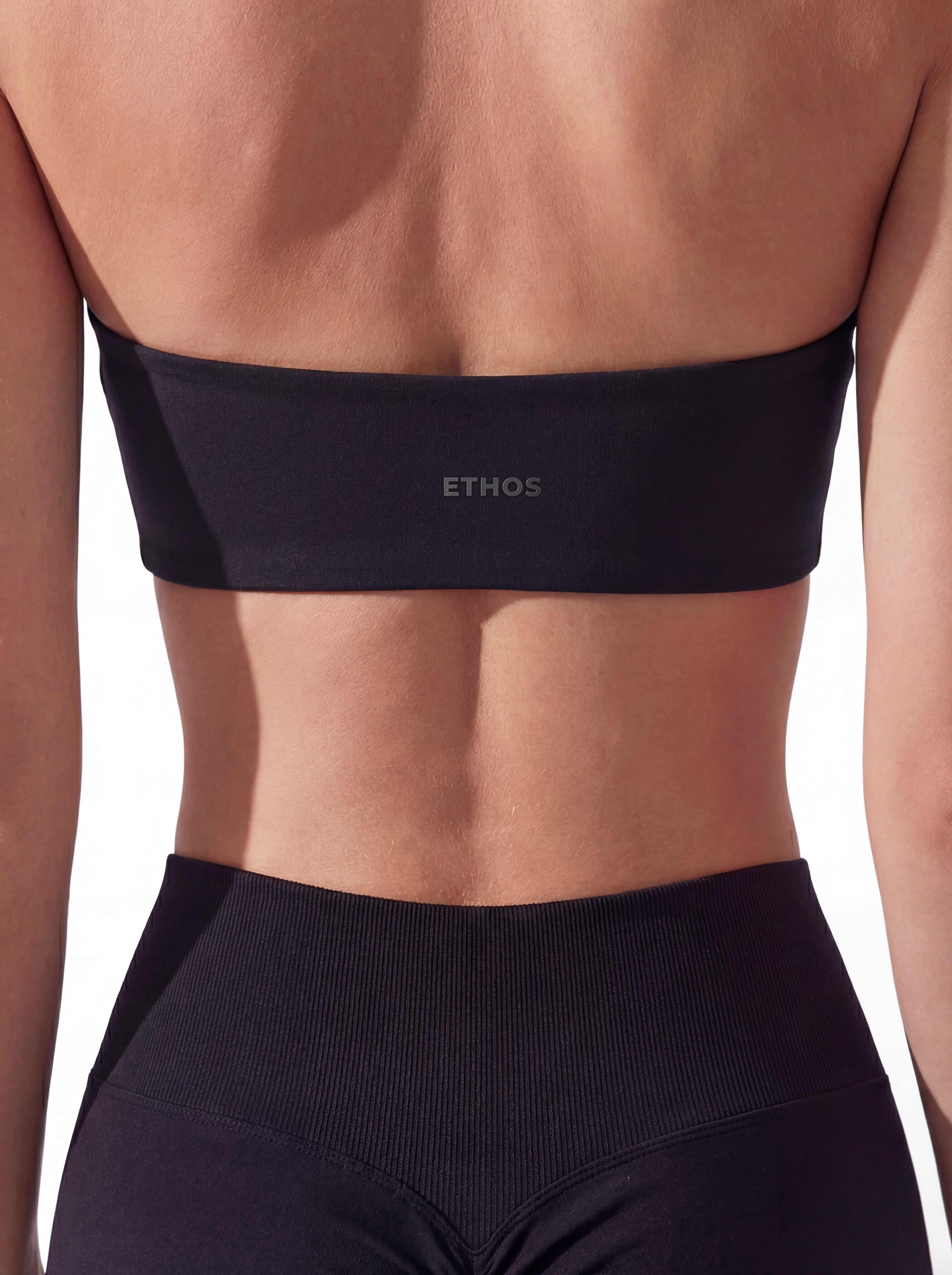 EQUINOX SEAMLESS SPORTS BRA - BLACK
