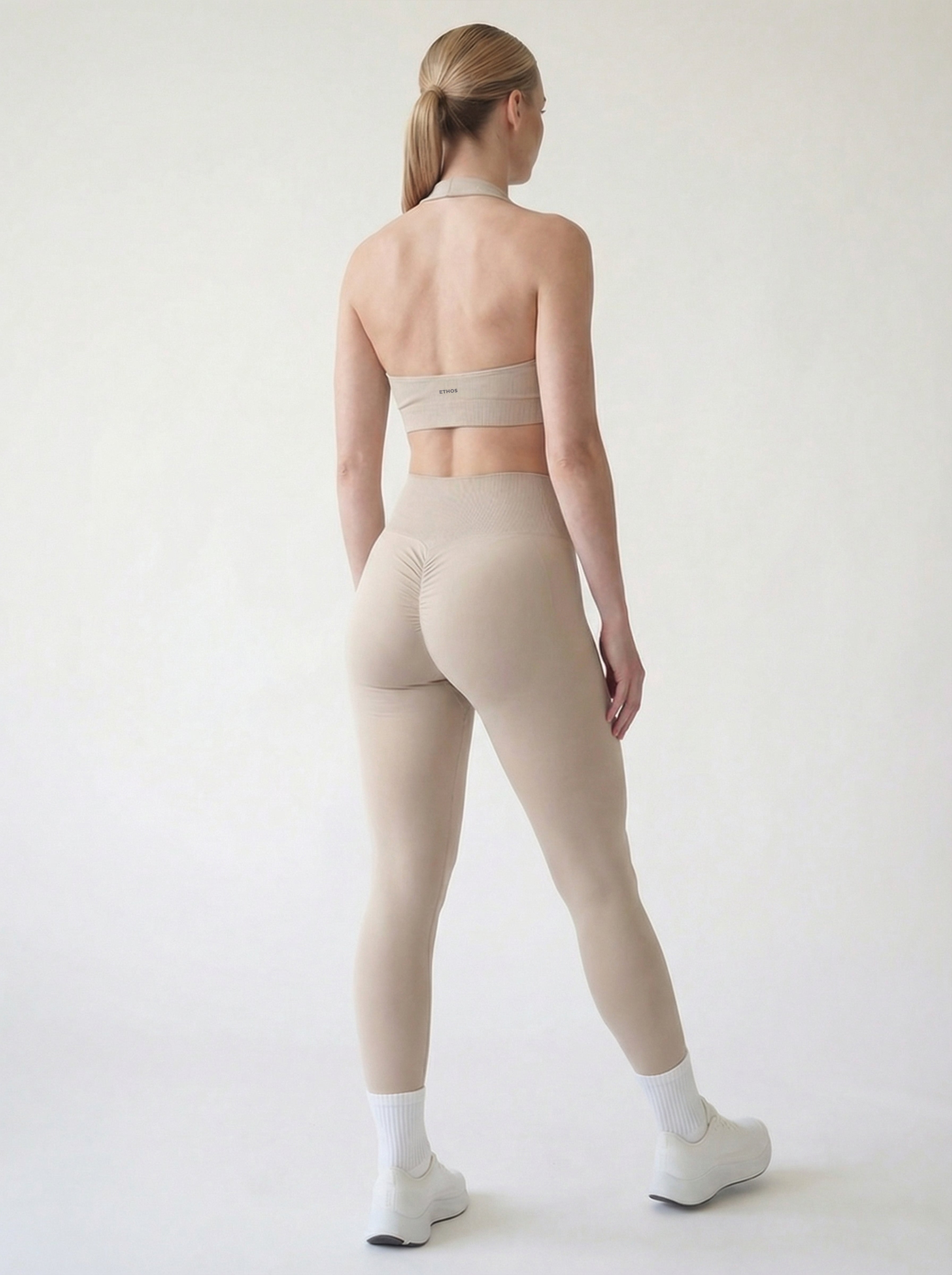 EQUINOX SEAMLESS SPORTS BRA - STONE GREY