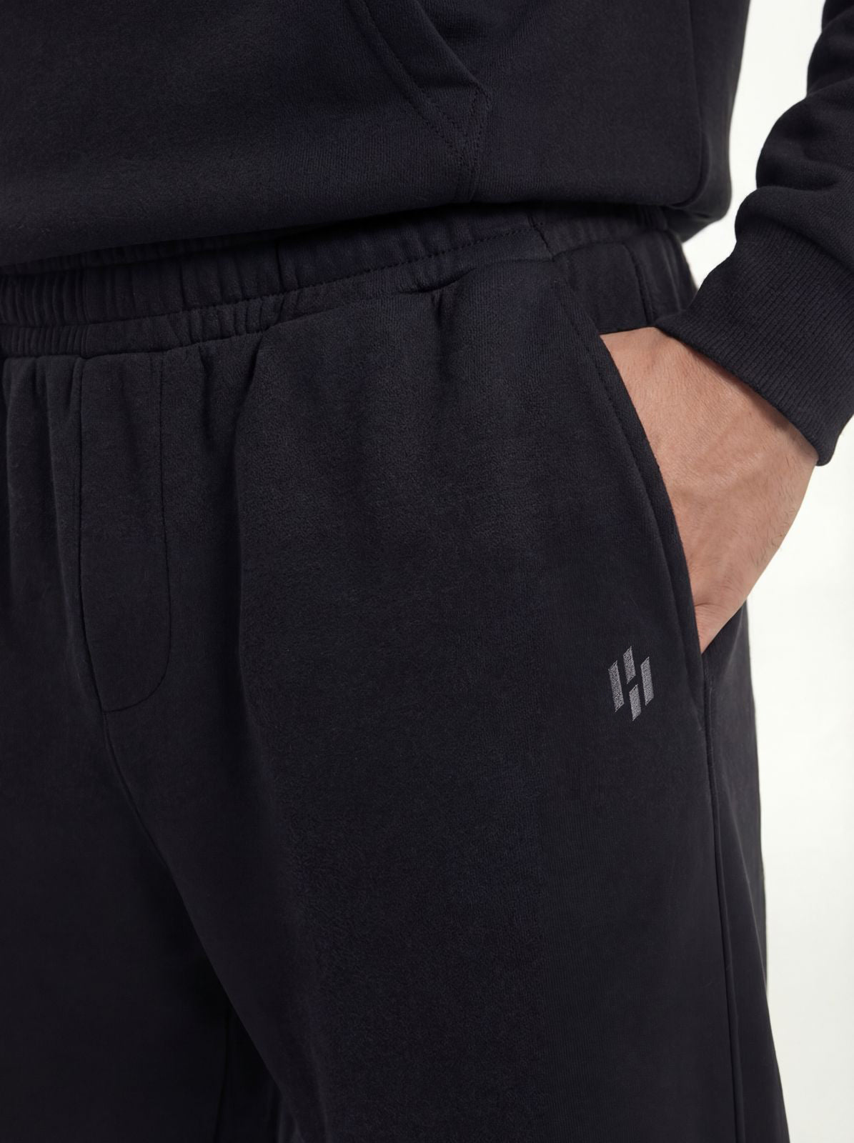 EQUINOX SWEATPANTS - BLACK