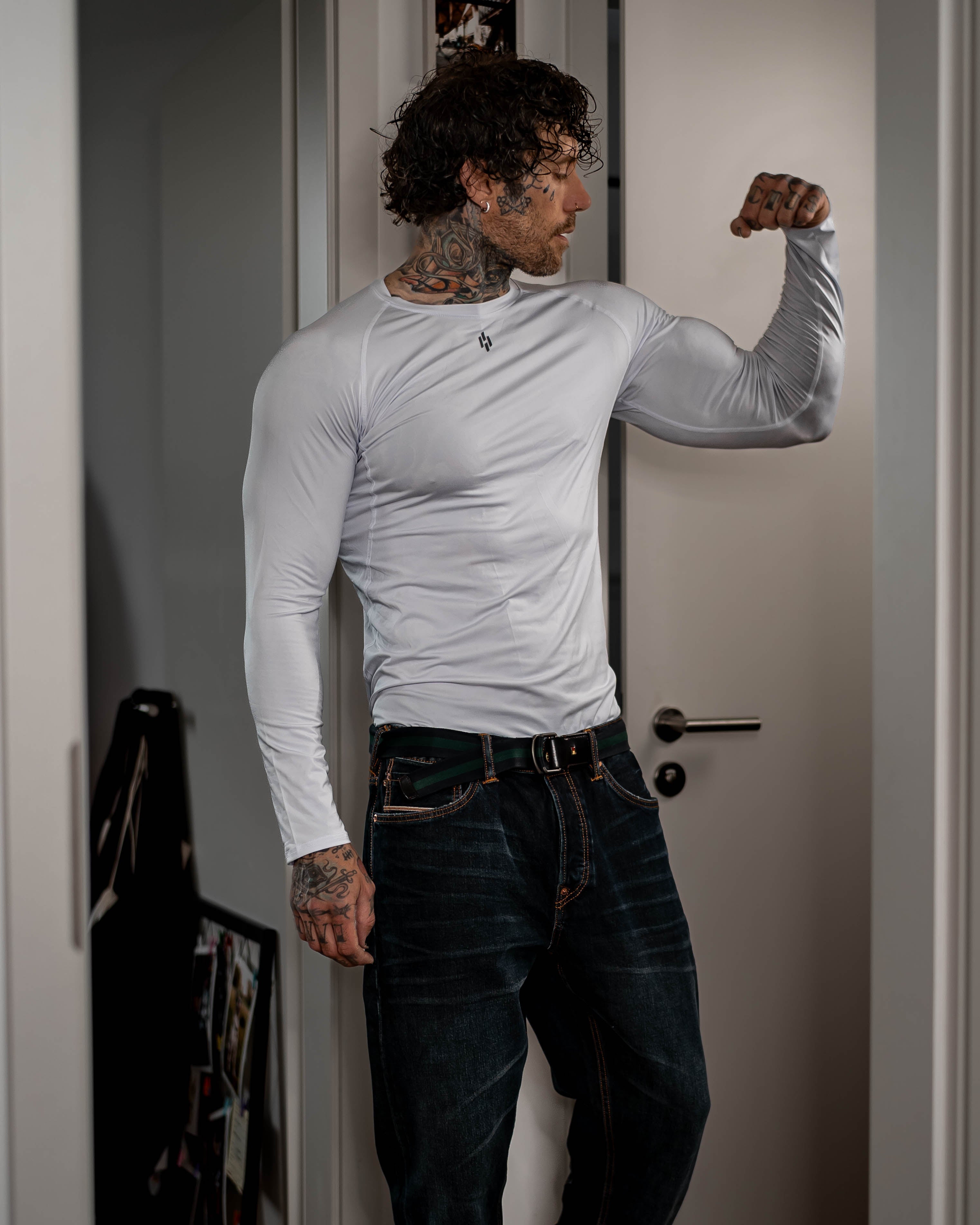 Equinox Muscle-Fit Long-Sleeve Compression - White